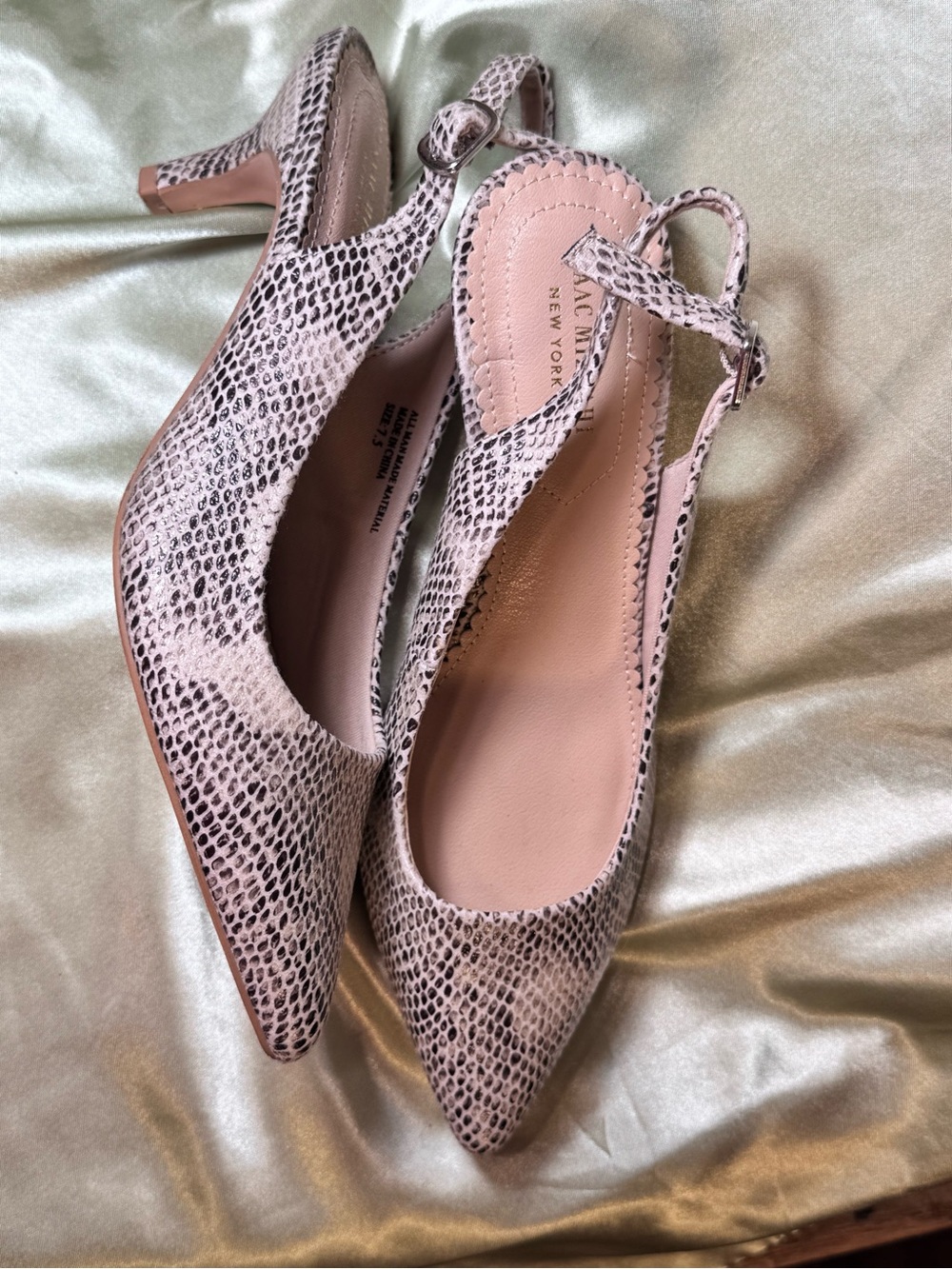 Isaac Mizrahi Taupe Snakeskin Slingback Kitten Heels size 7.5